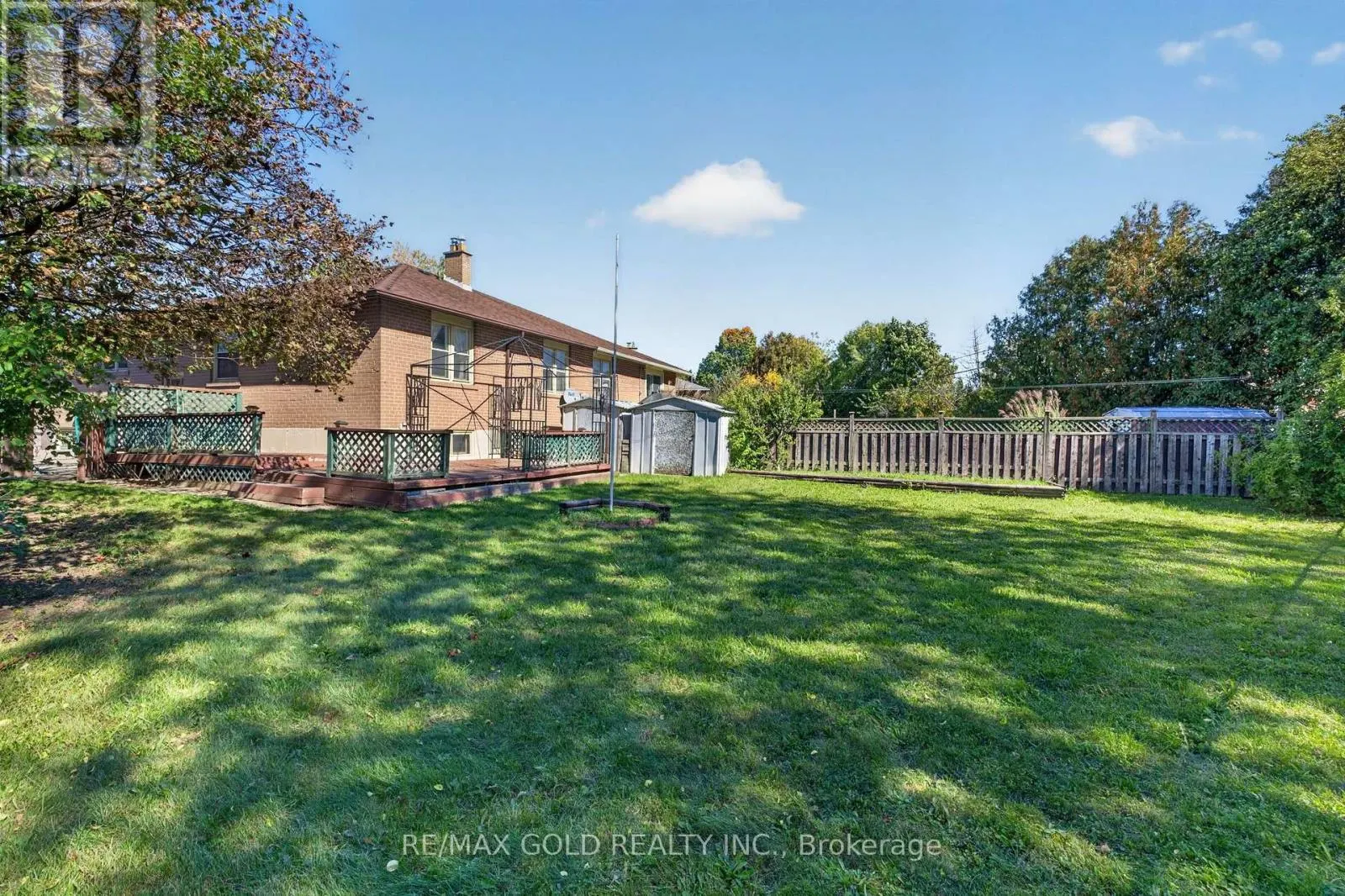 27 ALDERBURY CRESCENT