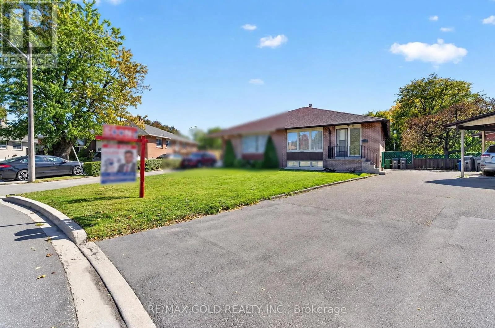 27 ALDERBURY CRESCENT