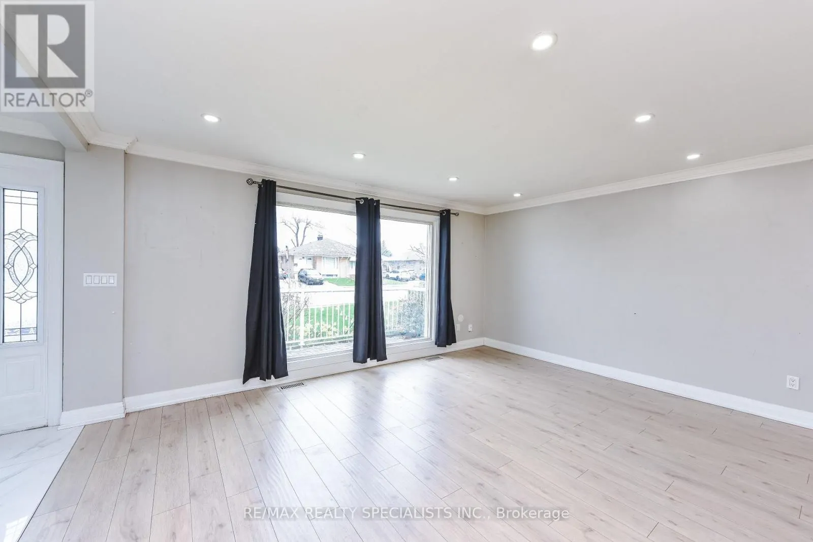 UPPER PORTION - 137 AVONDALE BOULEVARD