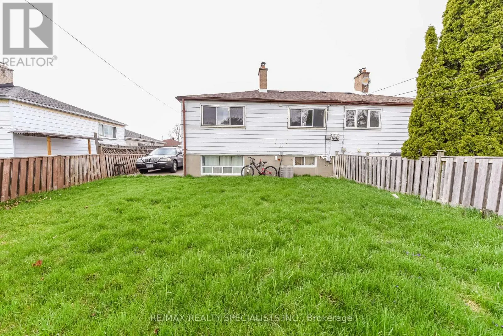 UPPER PORTION - 137 AVONDALE BOULEVARD