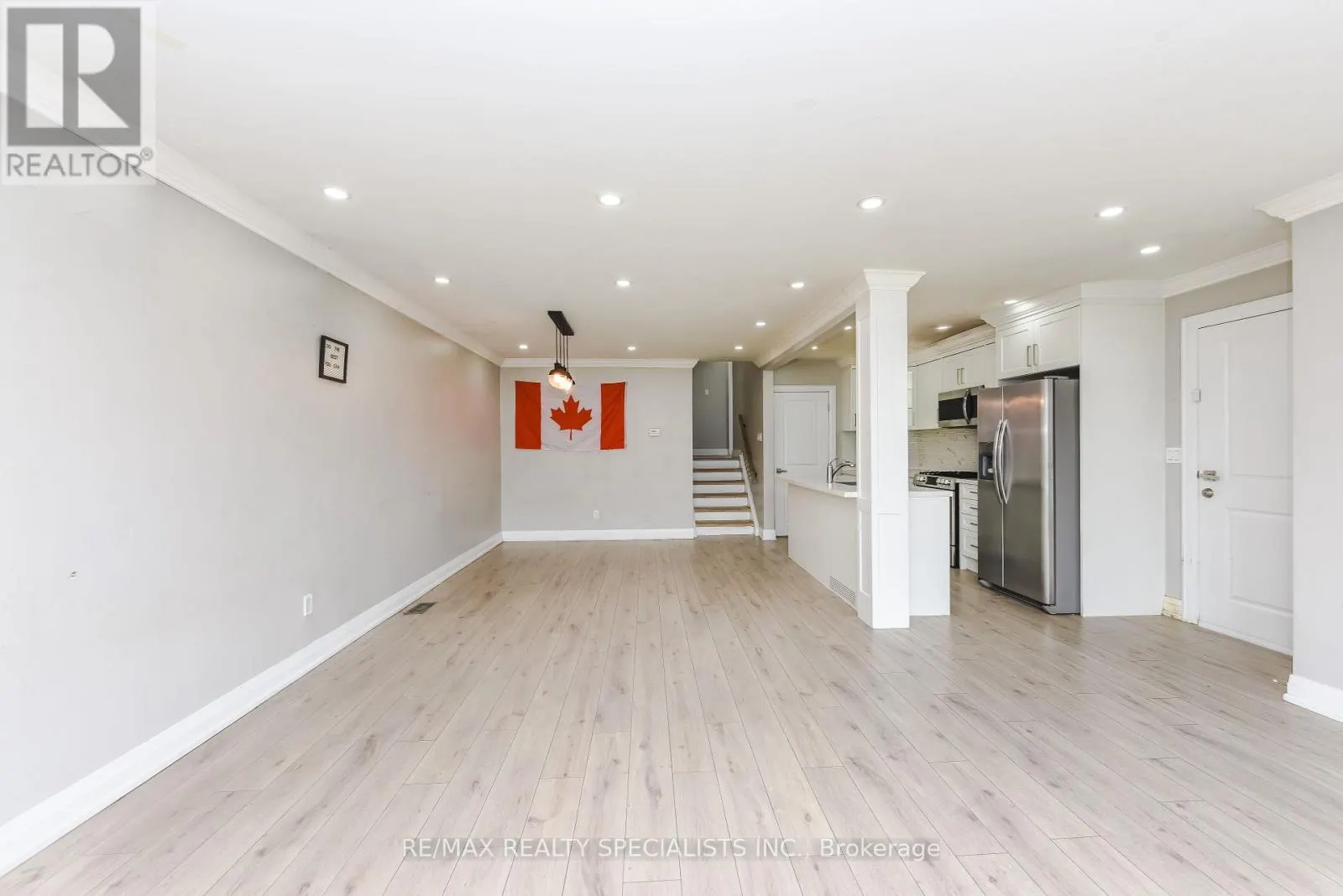UPPER PORTION - 137 AVONDALE BOULEVARD