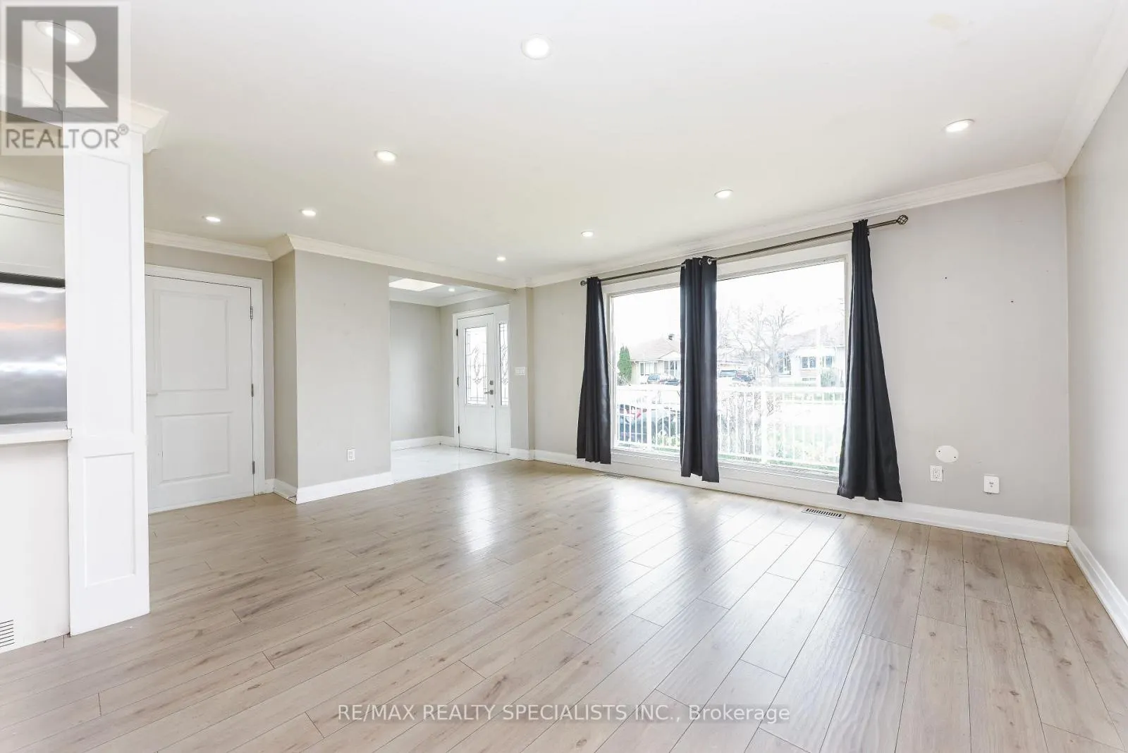UPPER PORTION - 137 AVONDALE BOULEVARD