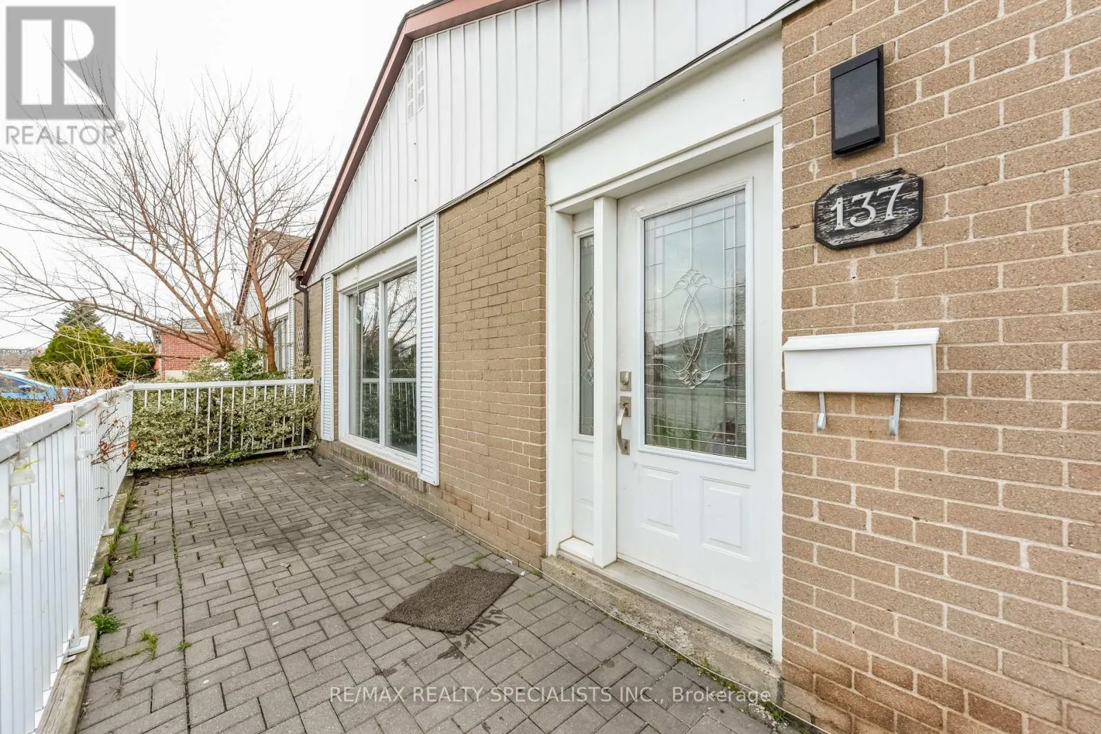 UPPER PORTION - 137 AVONDALE BOULEVARD
