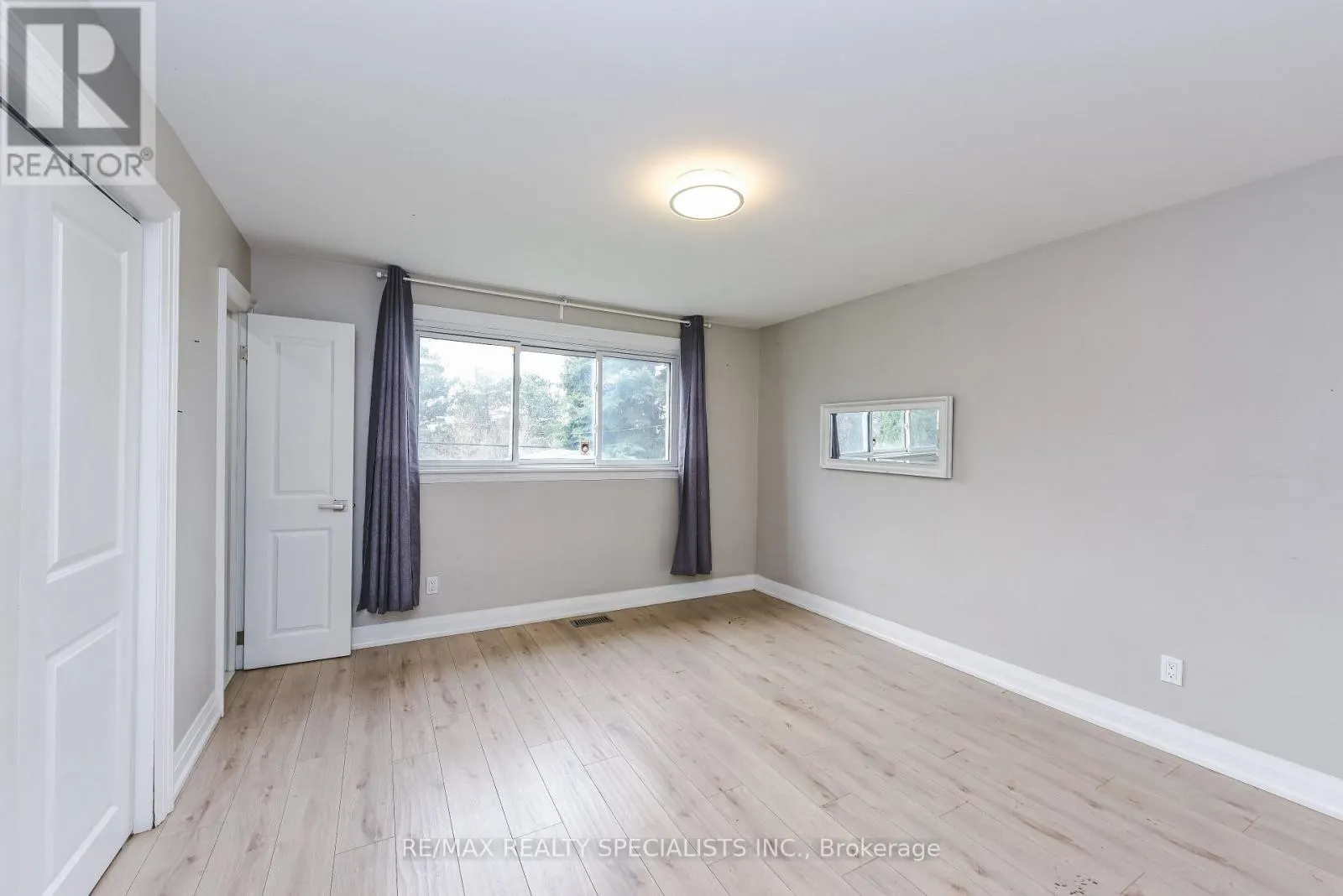 UPPER PORTION - 137 AVONDALE BOULEVARD