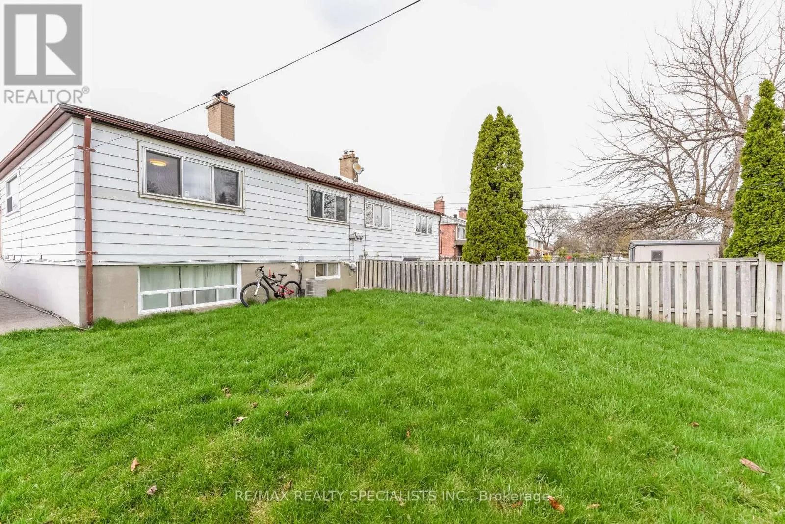 UPPER PORTION - 137 AVONDALE BOULEVARD