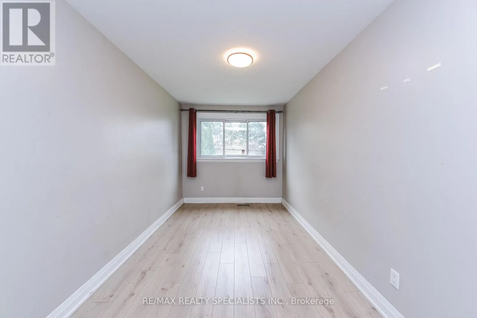 UPPER PORTION - 137 AVONDALE BOULEVARD