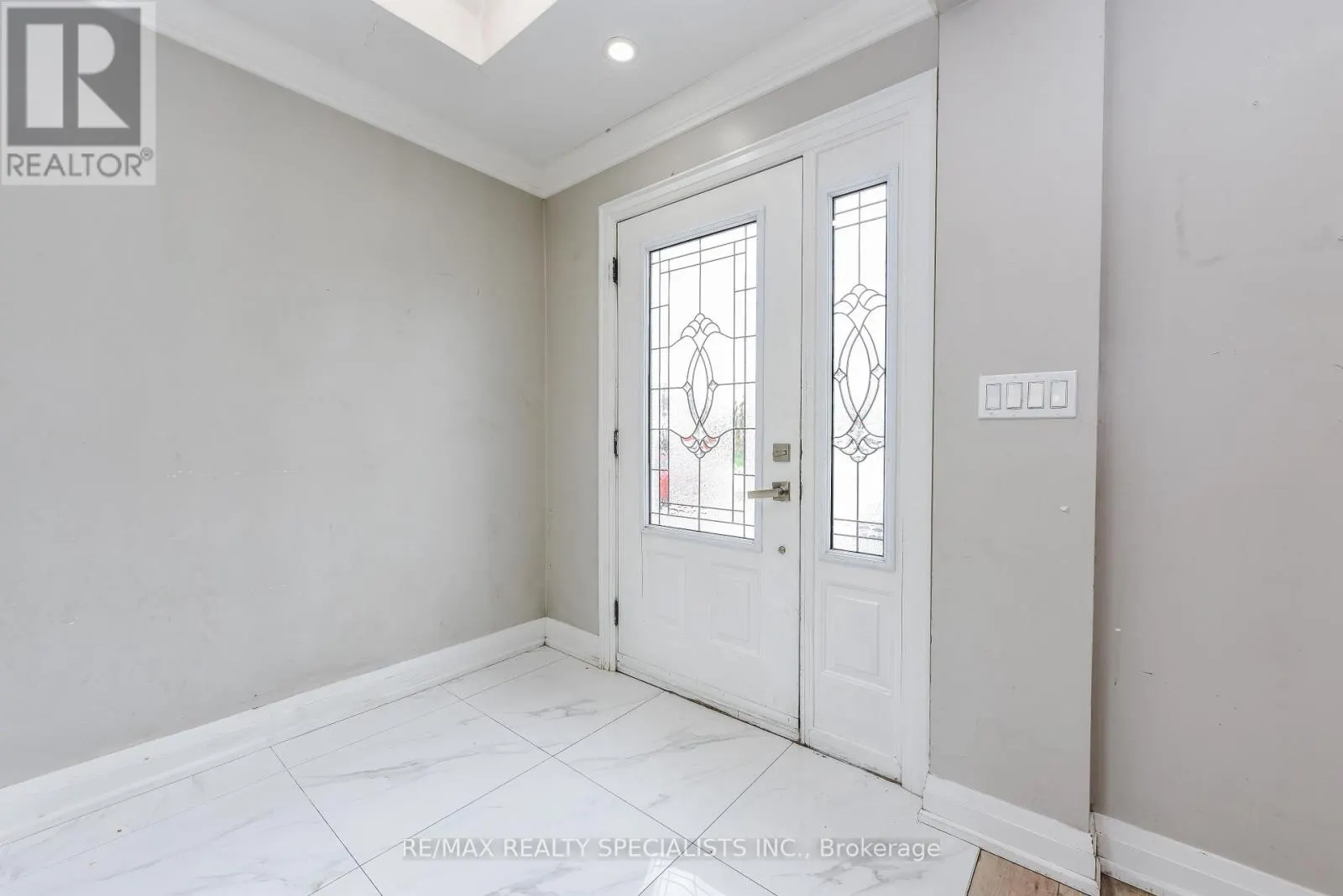 UPPER PORTION - 137 AVONDALE BOULEVARD