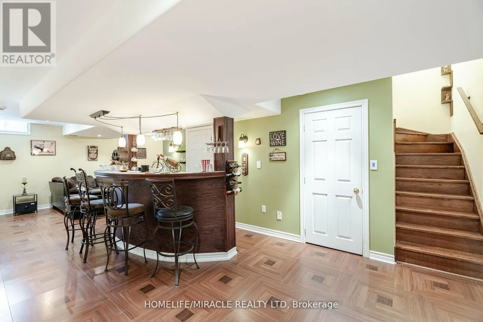 129 VAN SCOTT DRIVE