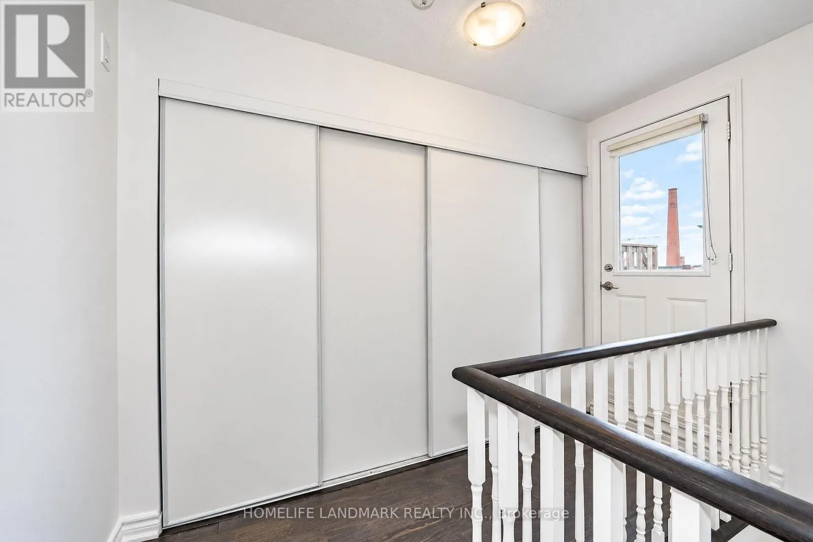 714 - 10 LAIDLAW STREET