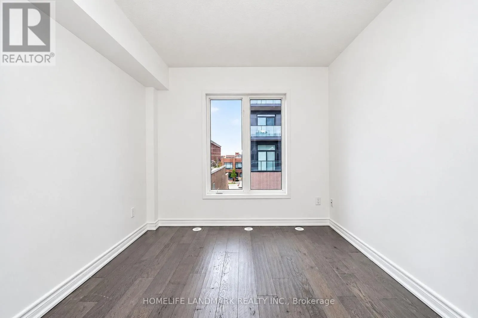 714 - 10 LAIDLAW STREET
