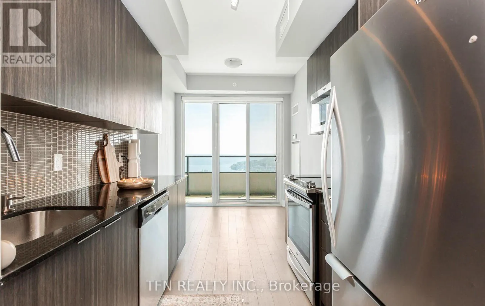 3510 - 20 SHORE BREEZE DRIVE