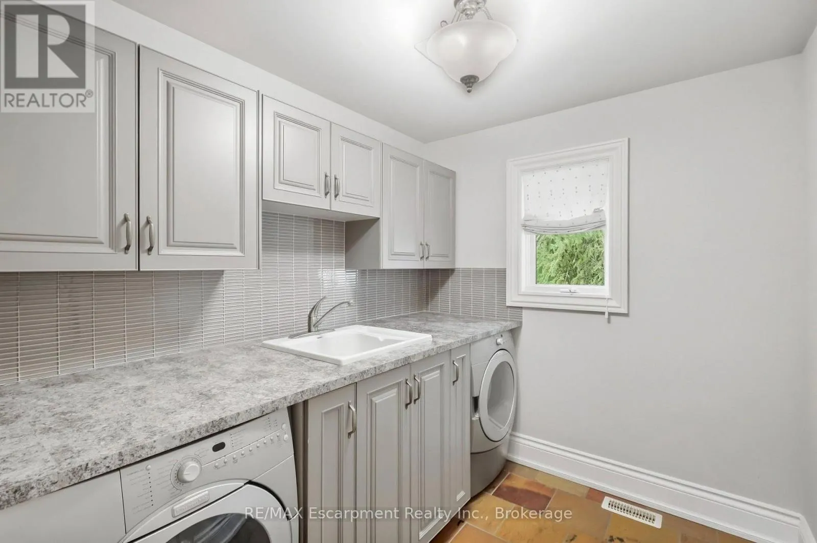 254 DONESSLE DRIVE