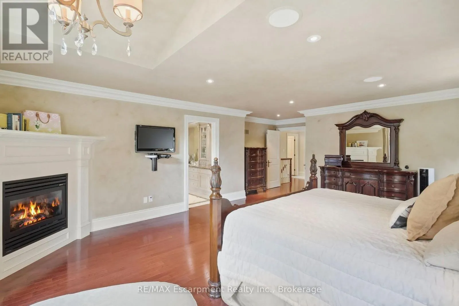 254 DONESSLE DRIVE