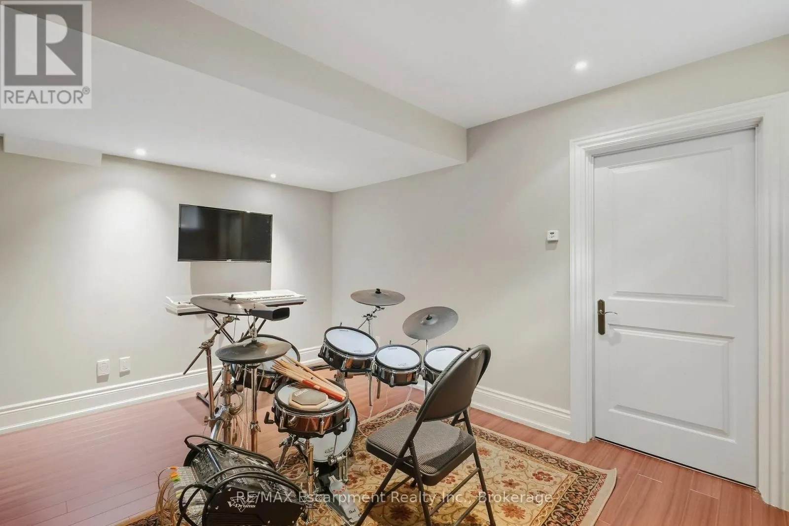 254 DONESSLE DRIVE