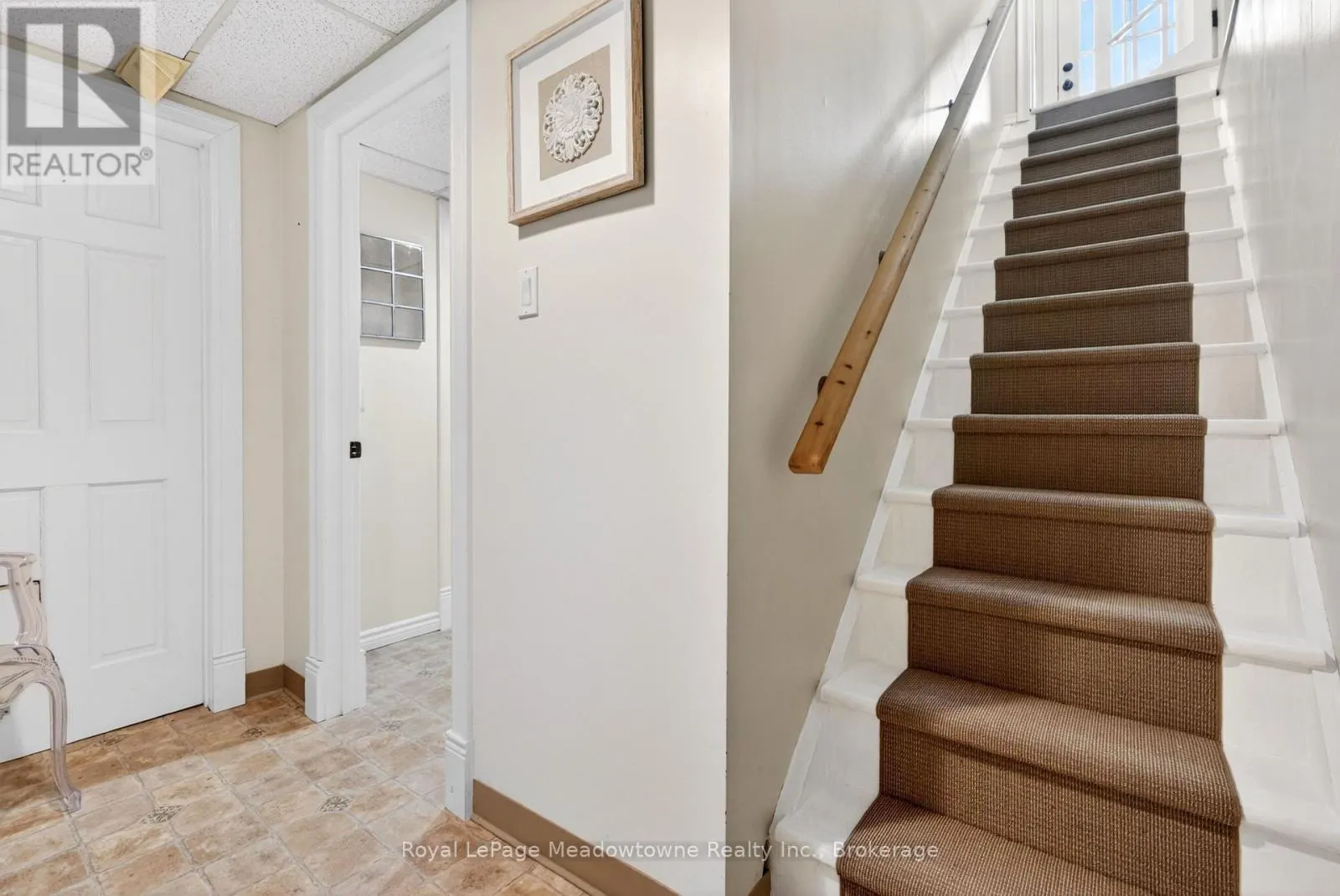53 CAMPBELL AVENUE E