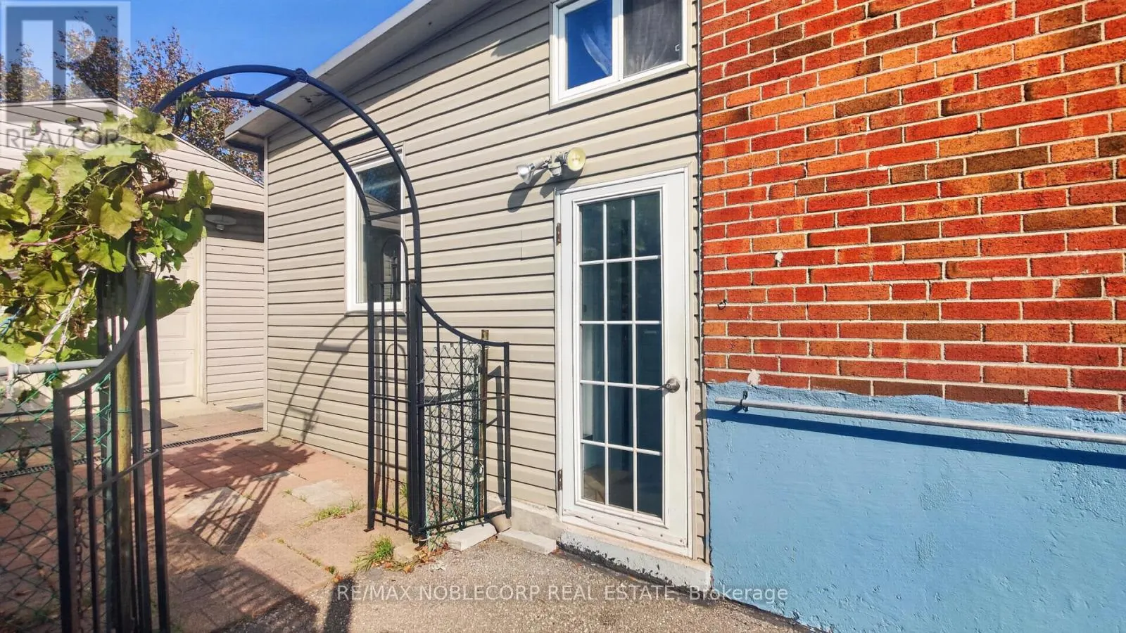 95 SNOWOOD COURT