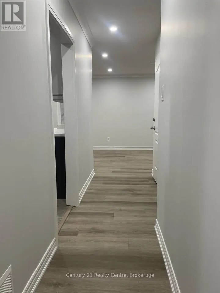 UPPER LVL - 19 ATHLONE AVENUE