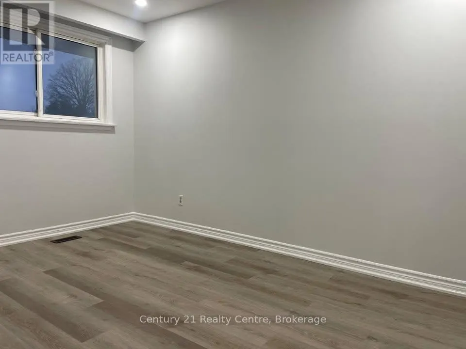 UPPER LVL - 19 ATHLONE AVENUE