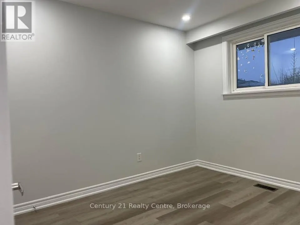 UPPER LVL - 19 ATHLONE AVENUE