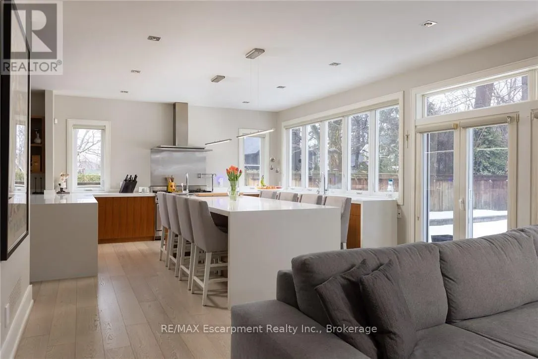 287 MACDONALD ROAD