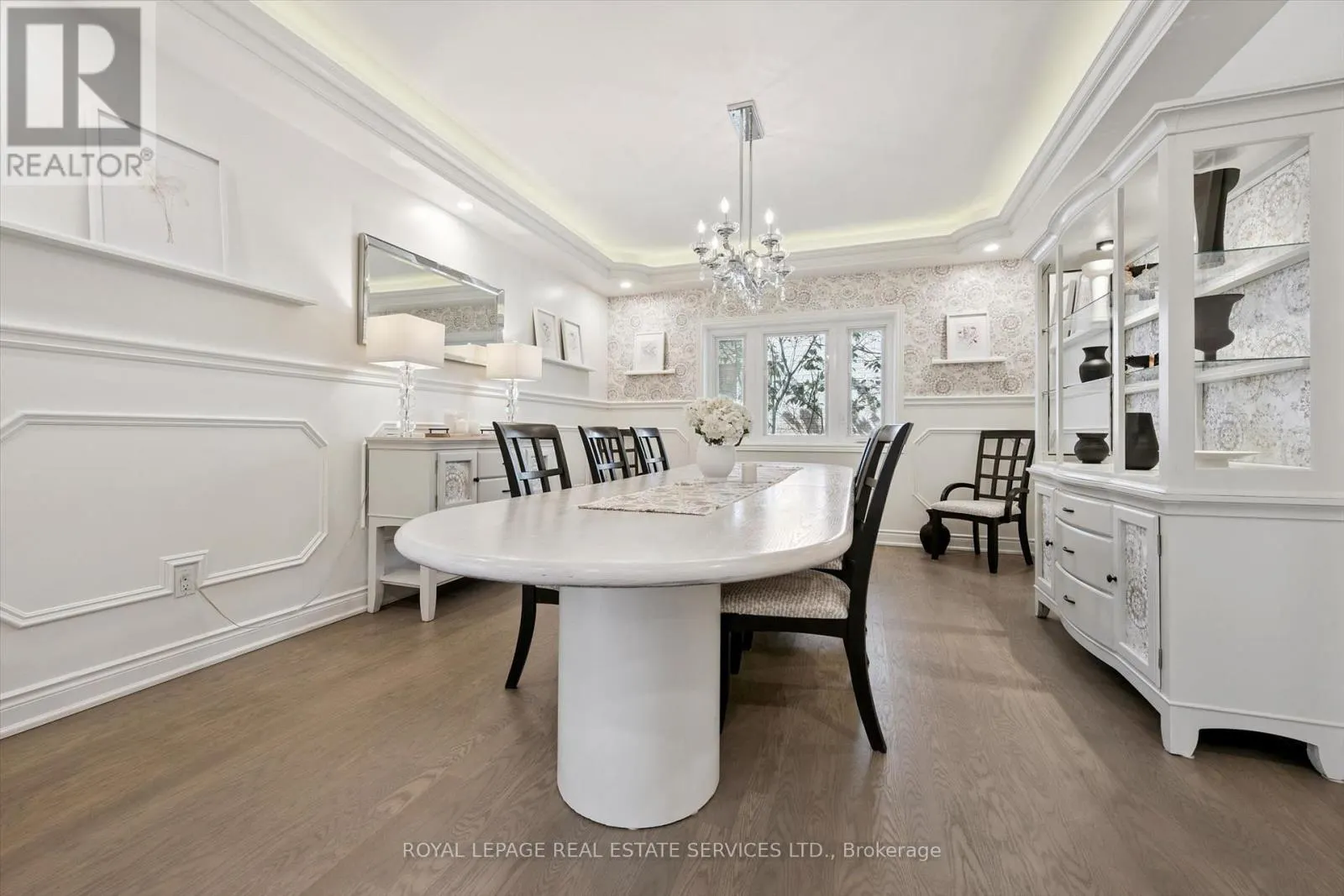 1036 VALLEY CREST CIRCLE