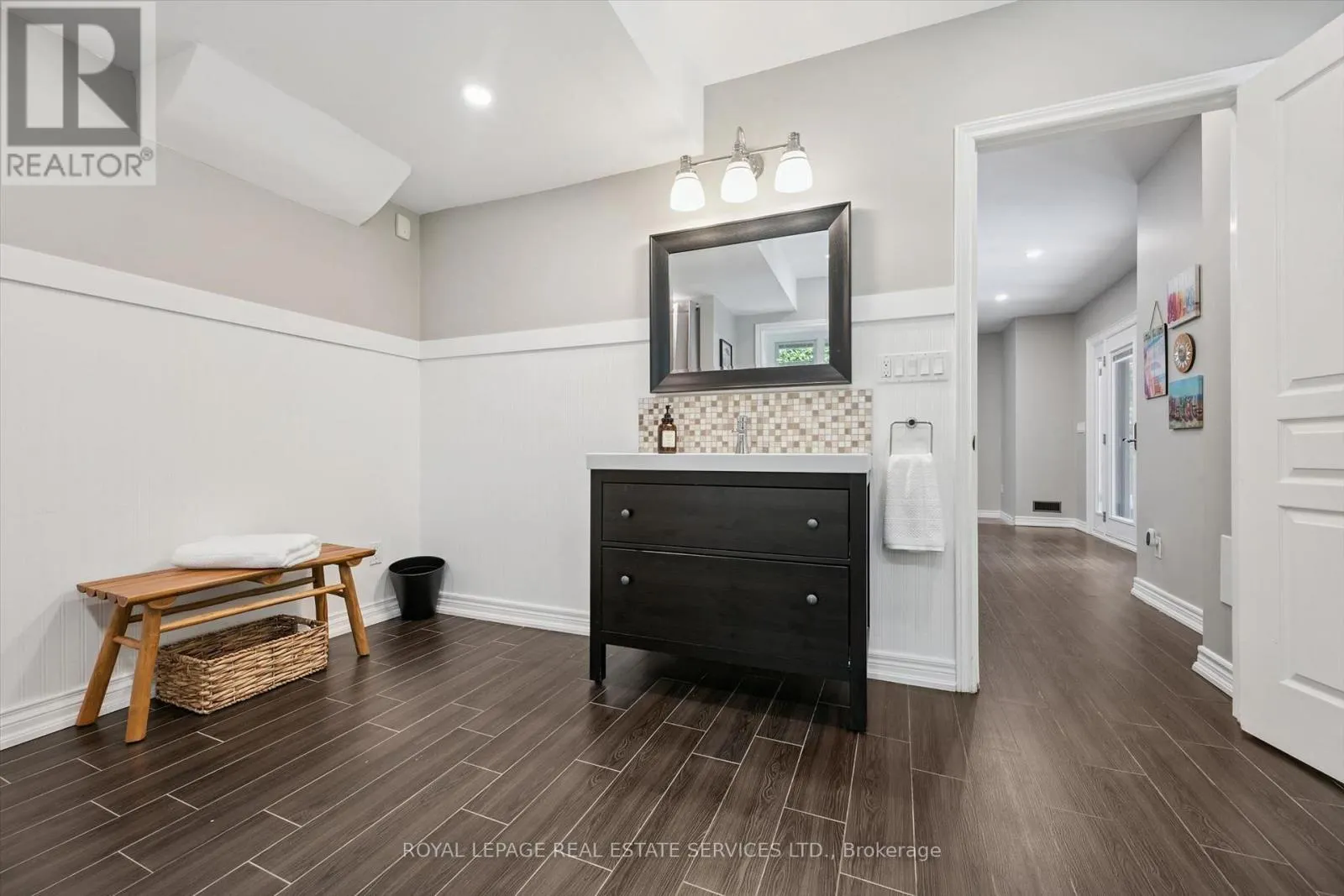 1036 VALLEY CREST CIRCLE