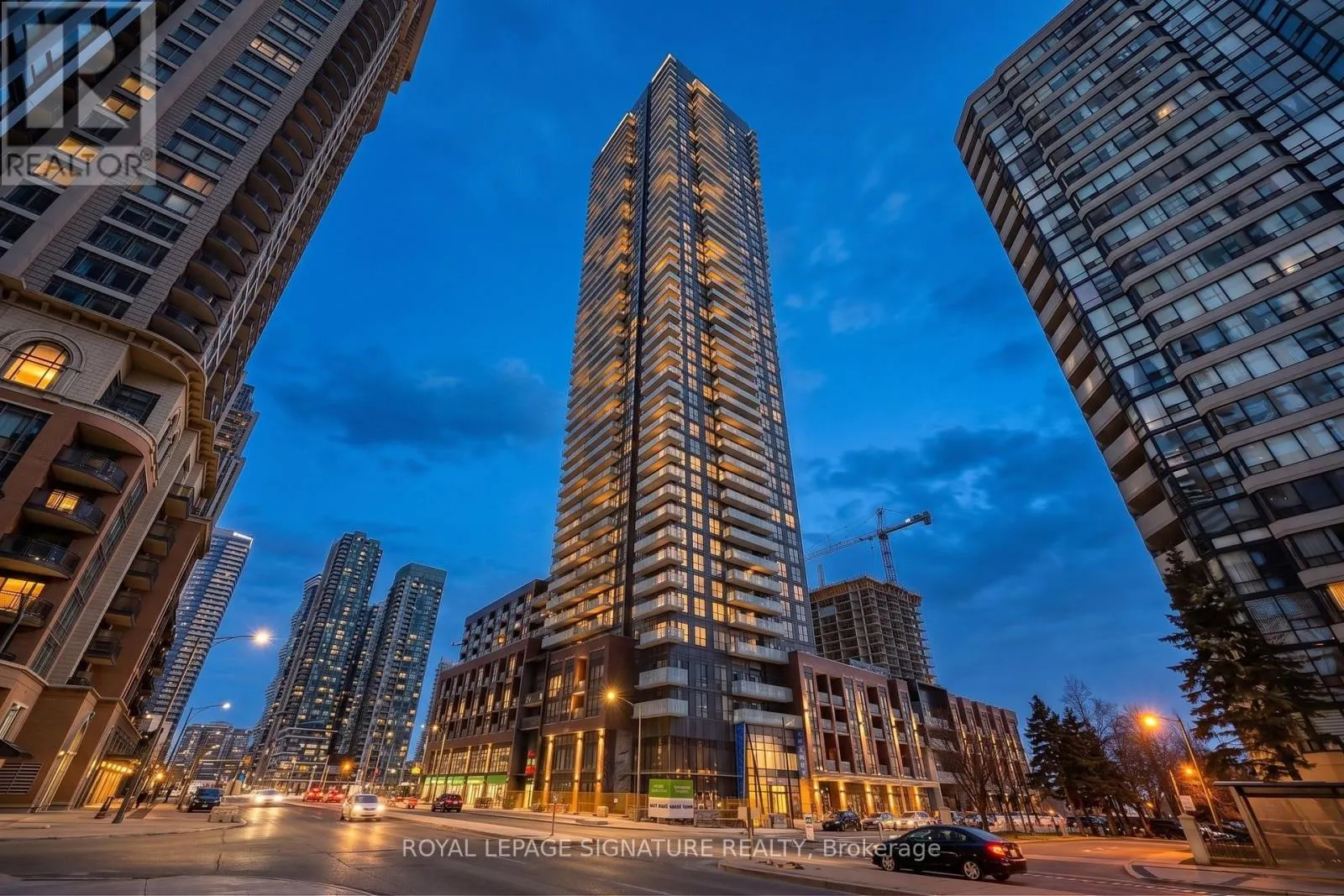 4605 - 430 SQUARE ONE DRIVE
