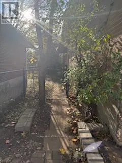 416 LEES LANE