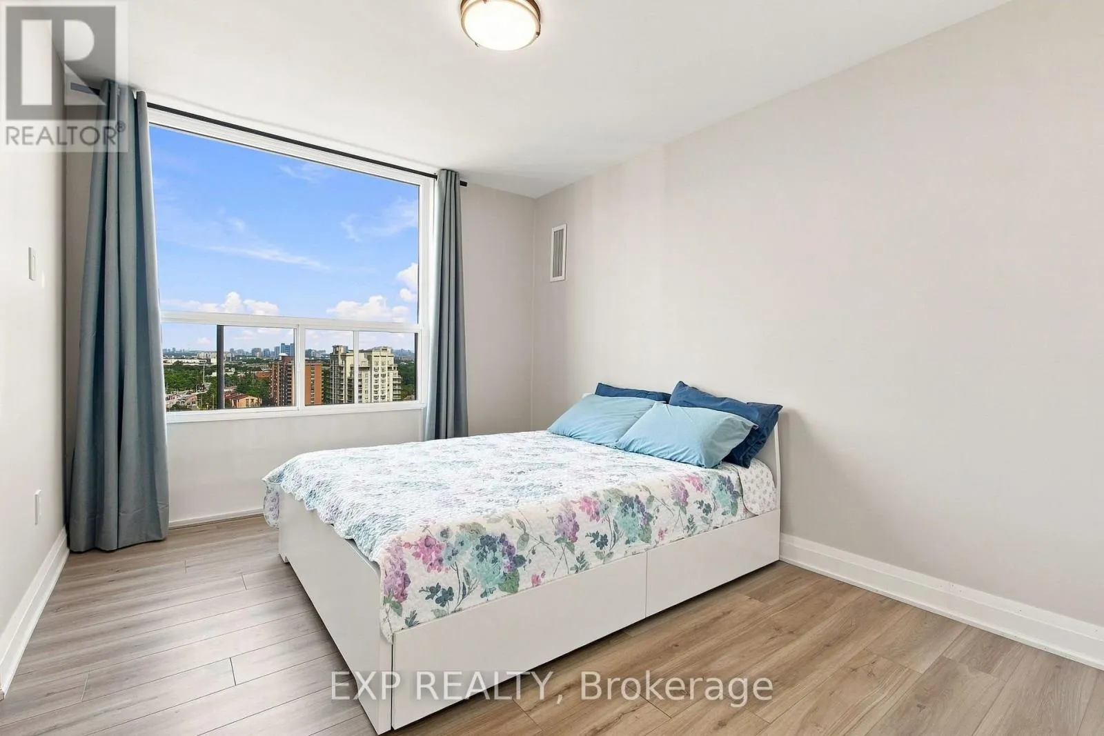 2101 - 1515 LAKESHORE ROAD E