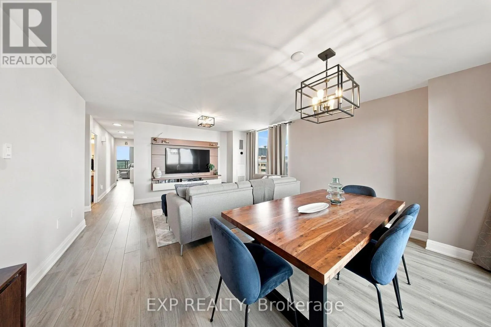 2101 - 1515 LAKESHORE ROAD E