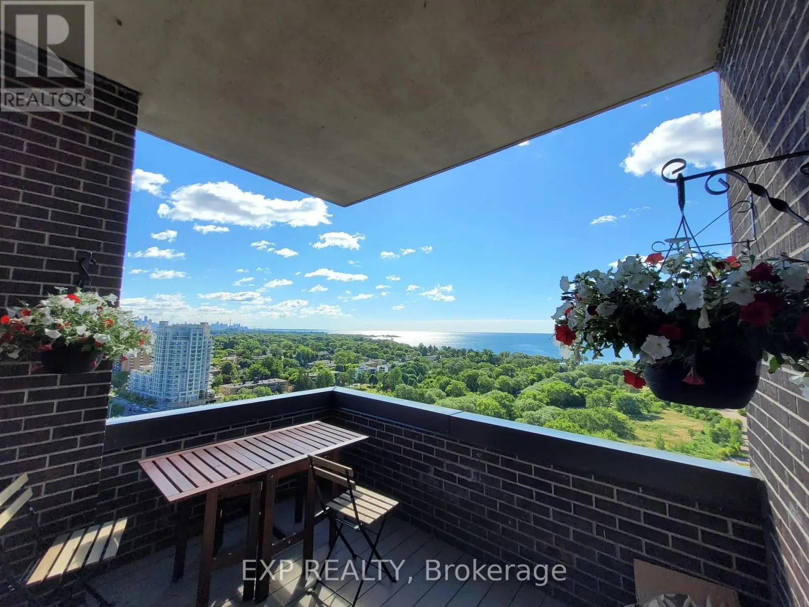 2101 - 1515 LAKESHORE ROAD E