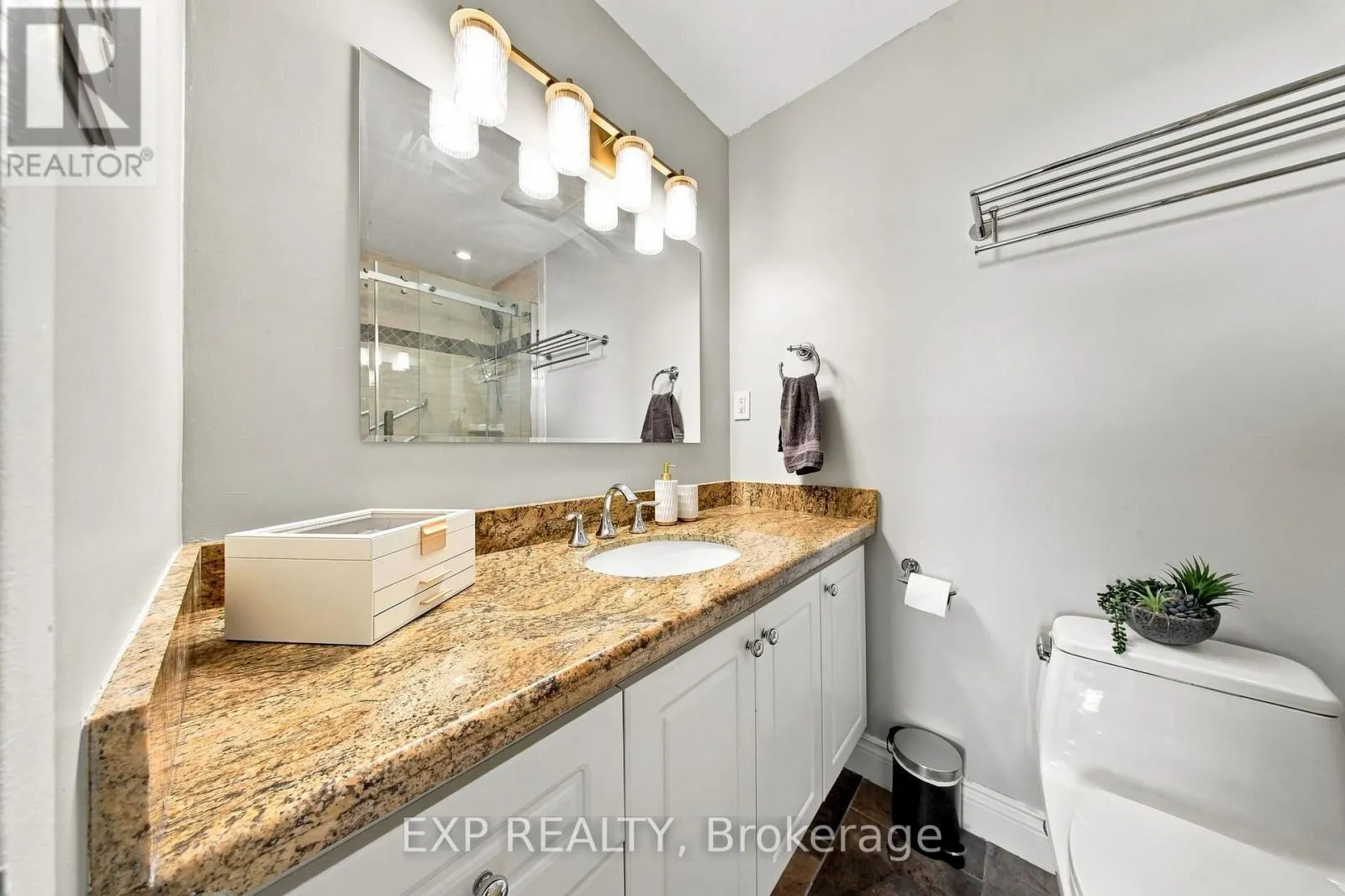2101 - 1515 LAKESHORE ROAD E