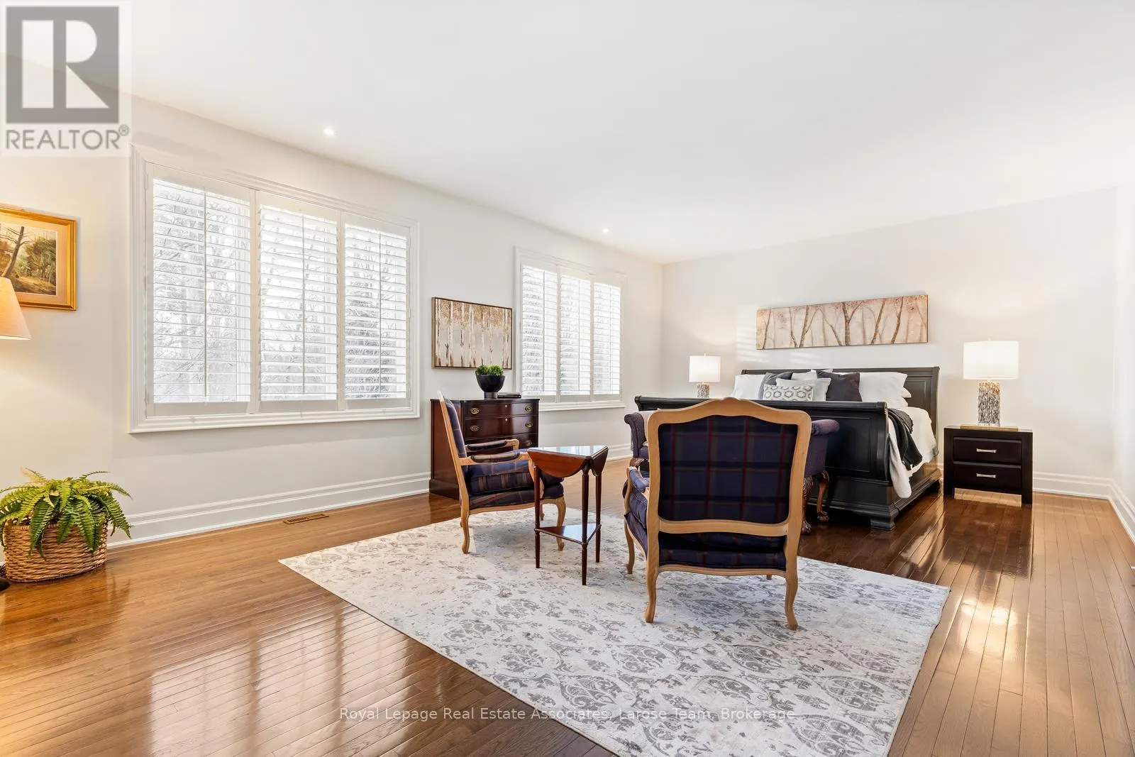 562 GLADWYNE COURT