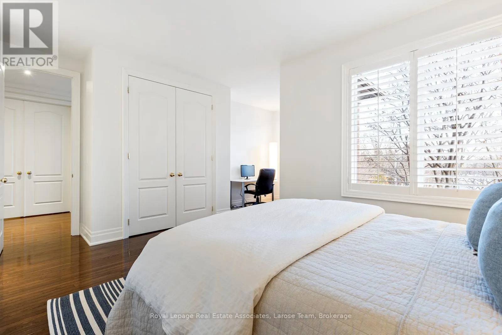 562 GLADWYNE COURT