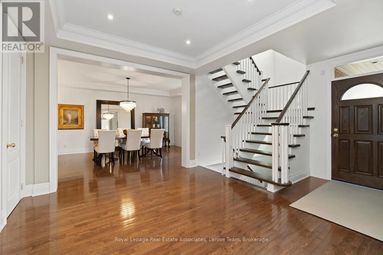 562 GLADWYNE COURT