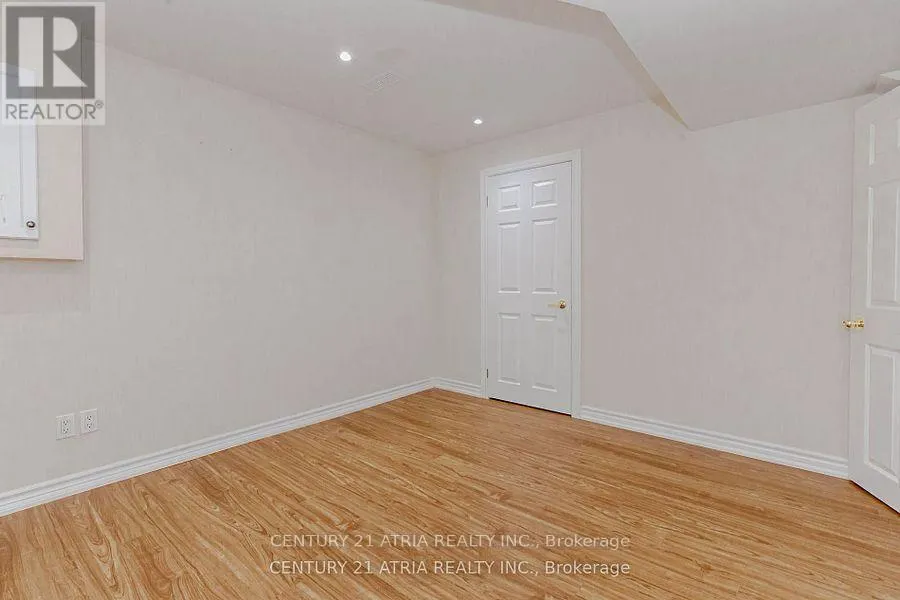 6 SHUTER LANE
