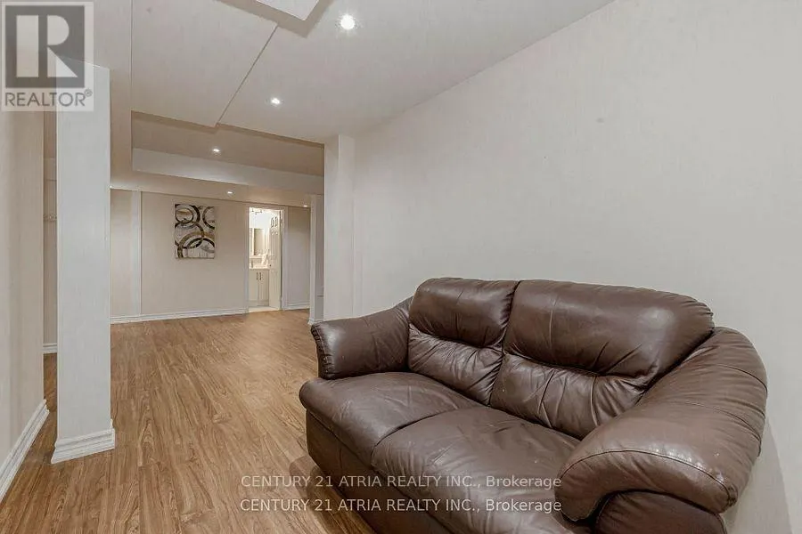 6 SHUTER LANE