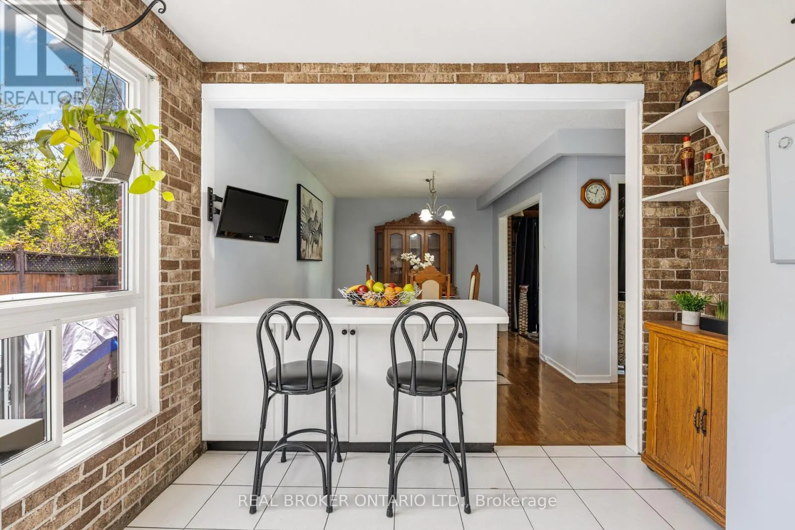 2873 INLAKE COURT
