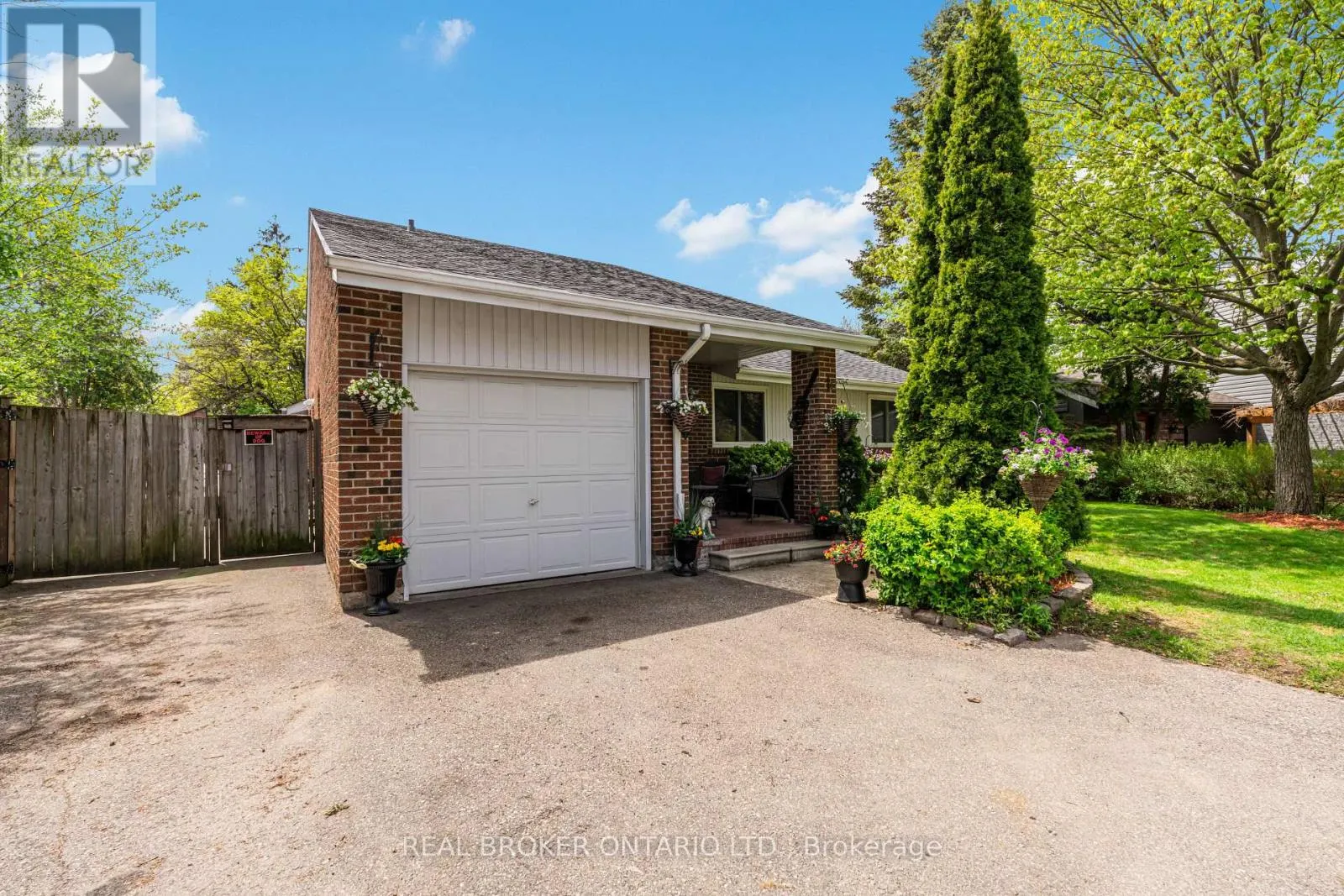 2873 INLAKE COURT