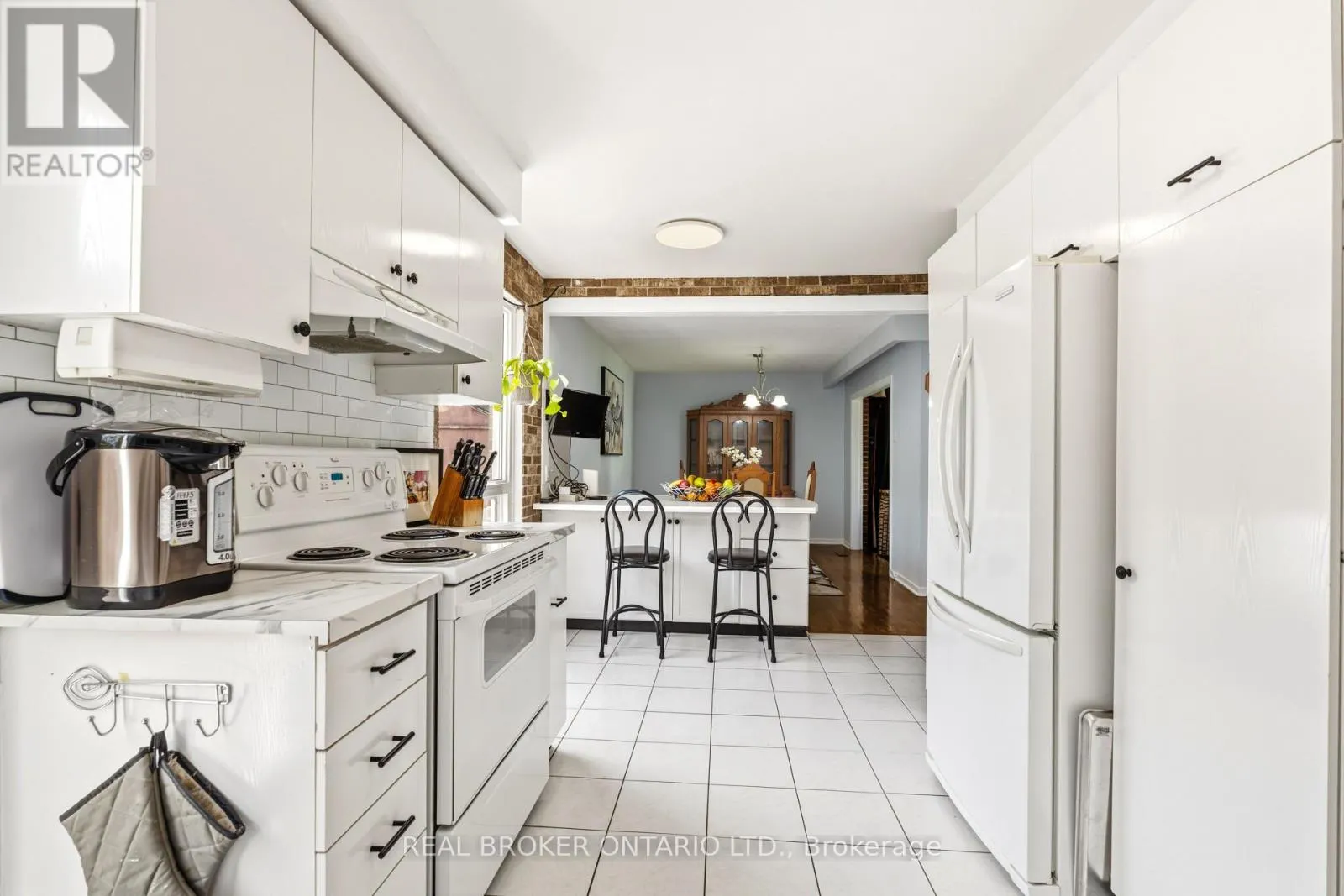 2873 INLAKE COURT