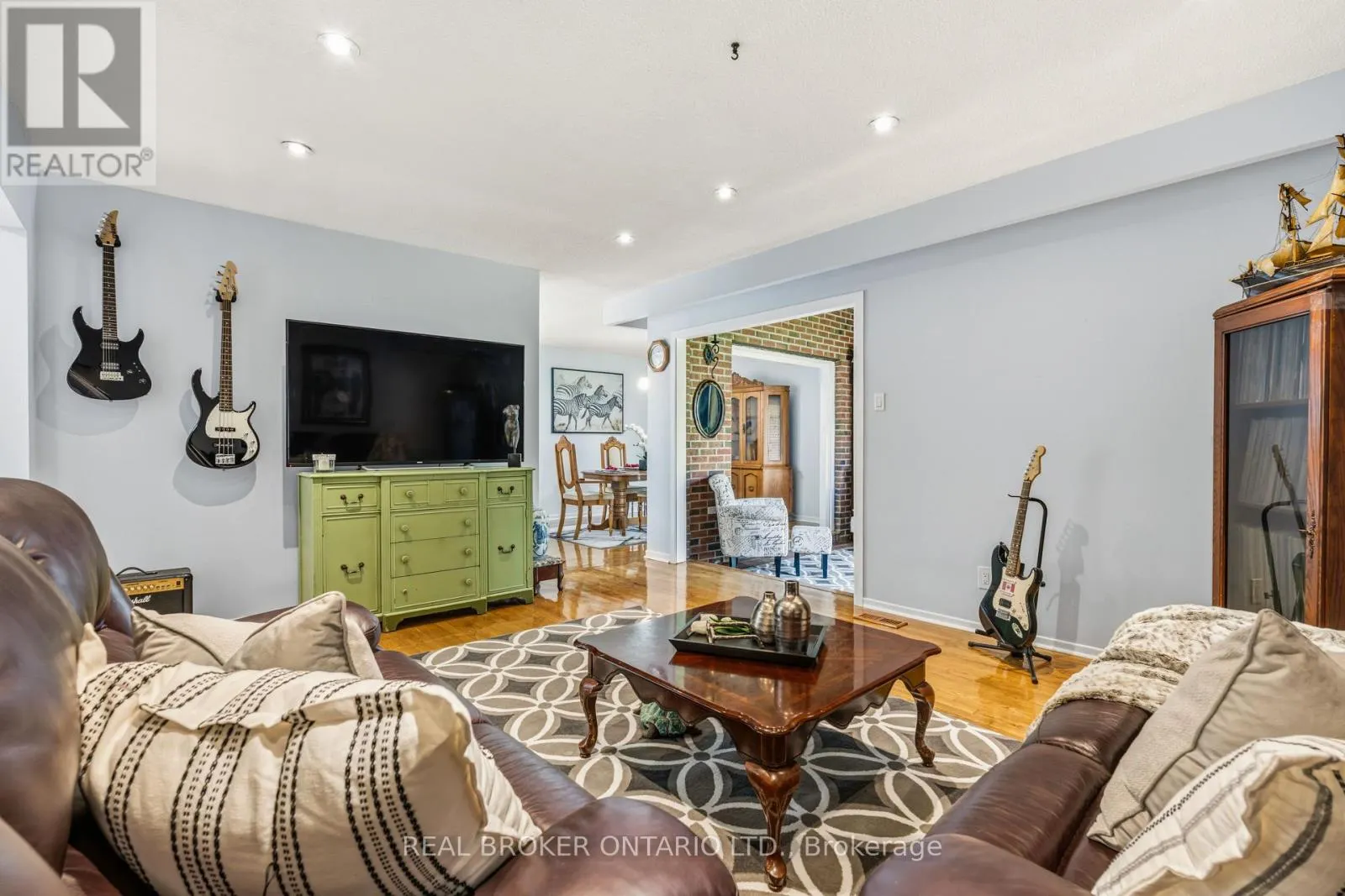 2873 INLAKE COURT