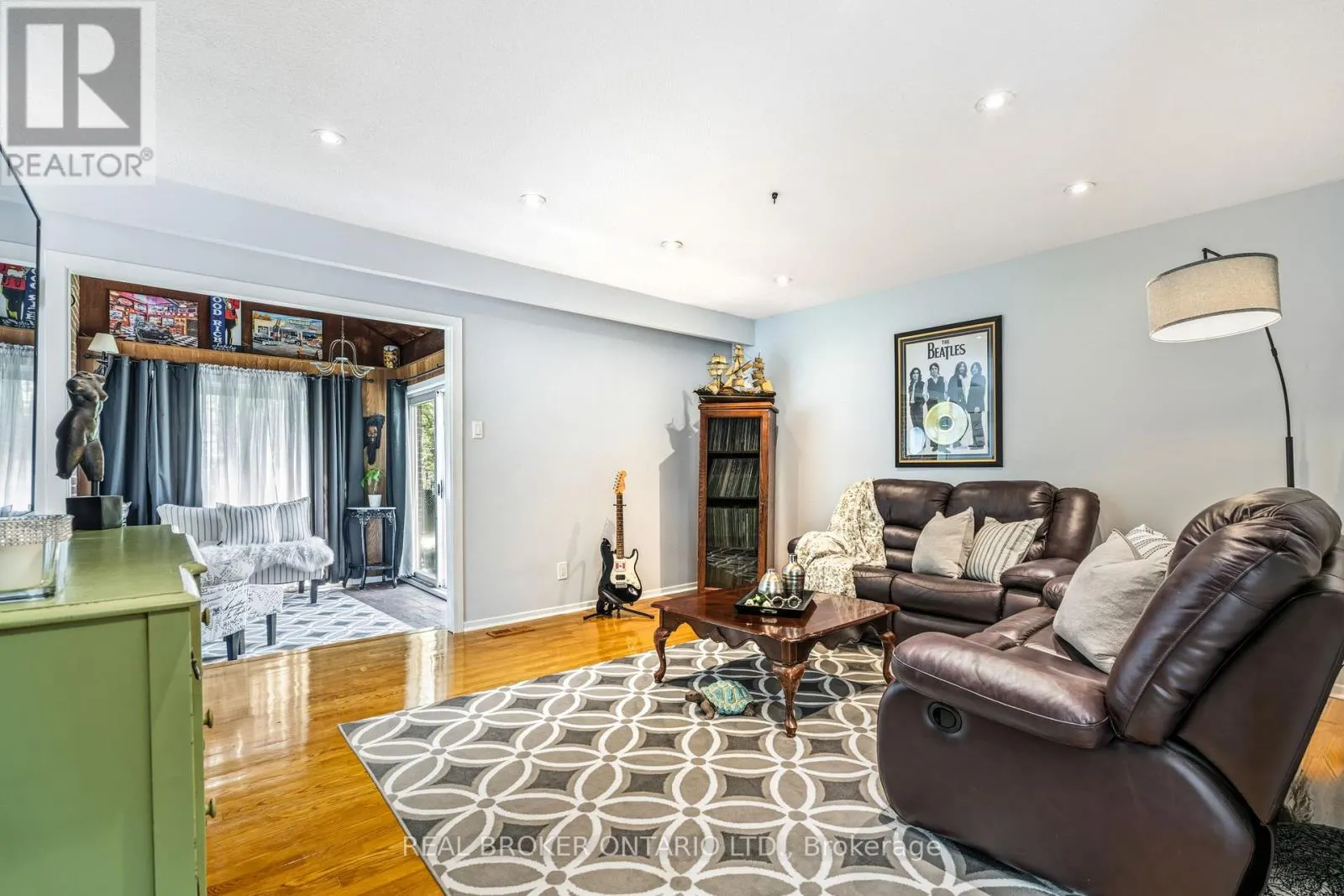 2873 INLAKE COURT