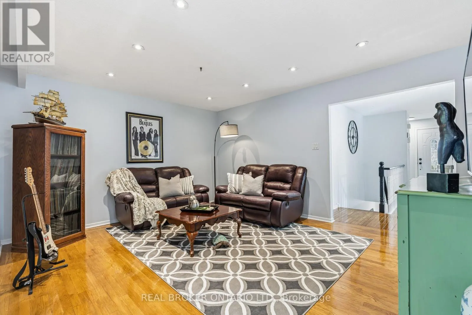 2873 INLAKE COURT