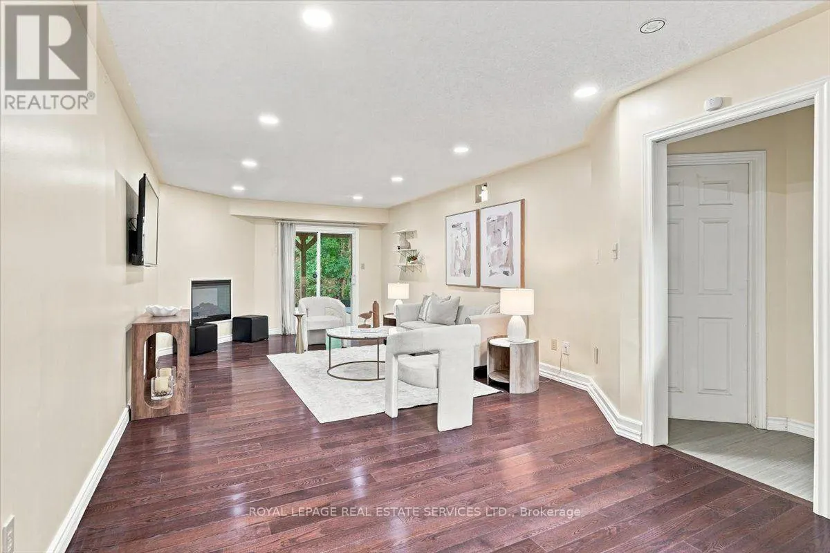 1199 LEEWOOD DRIVE