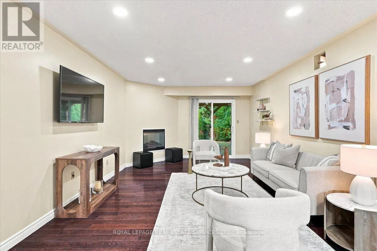 1199 LEEWOOD DRIVE