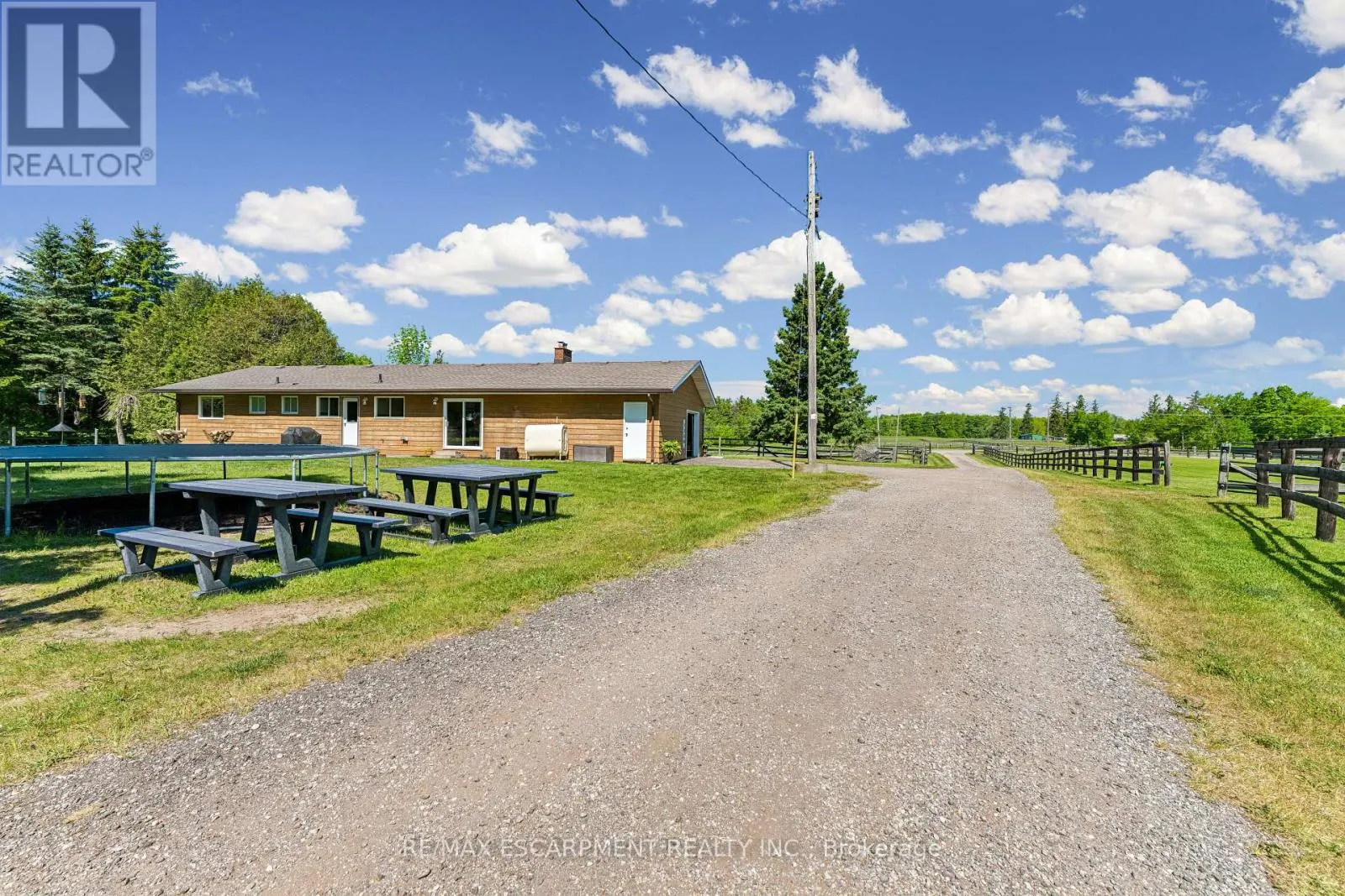1250 ARKELL ROAD