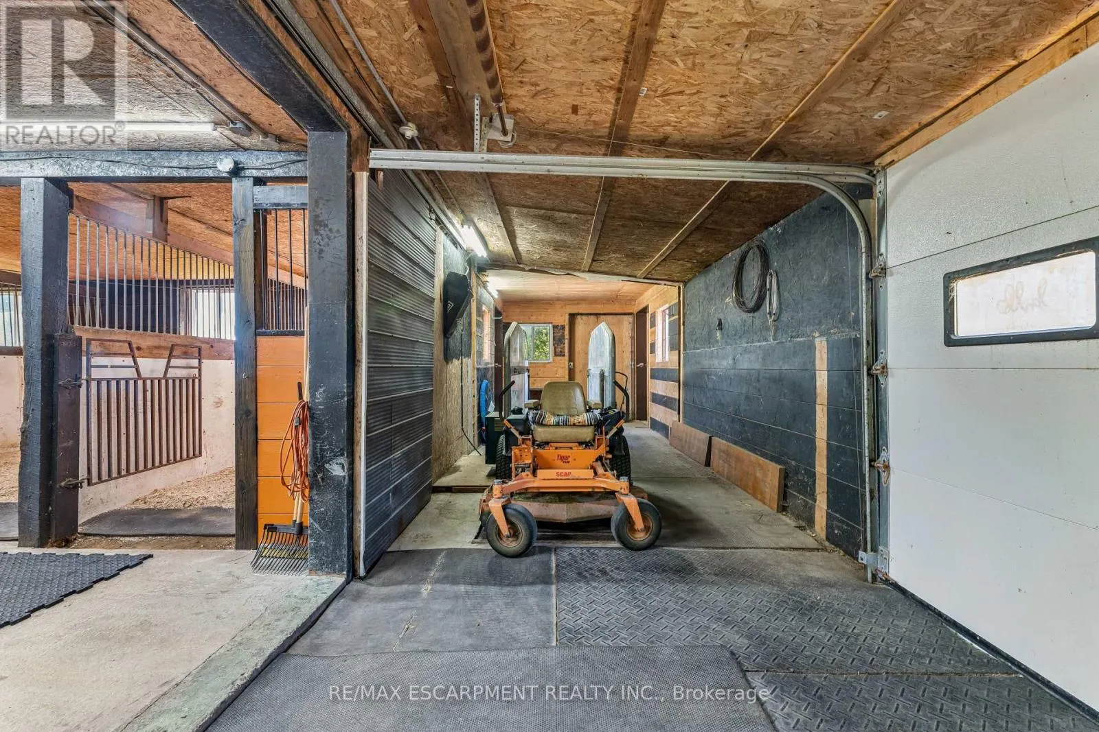 1250 ARKELL ROAD