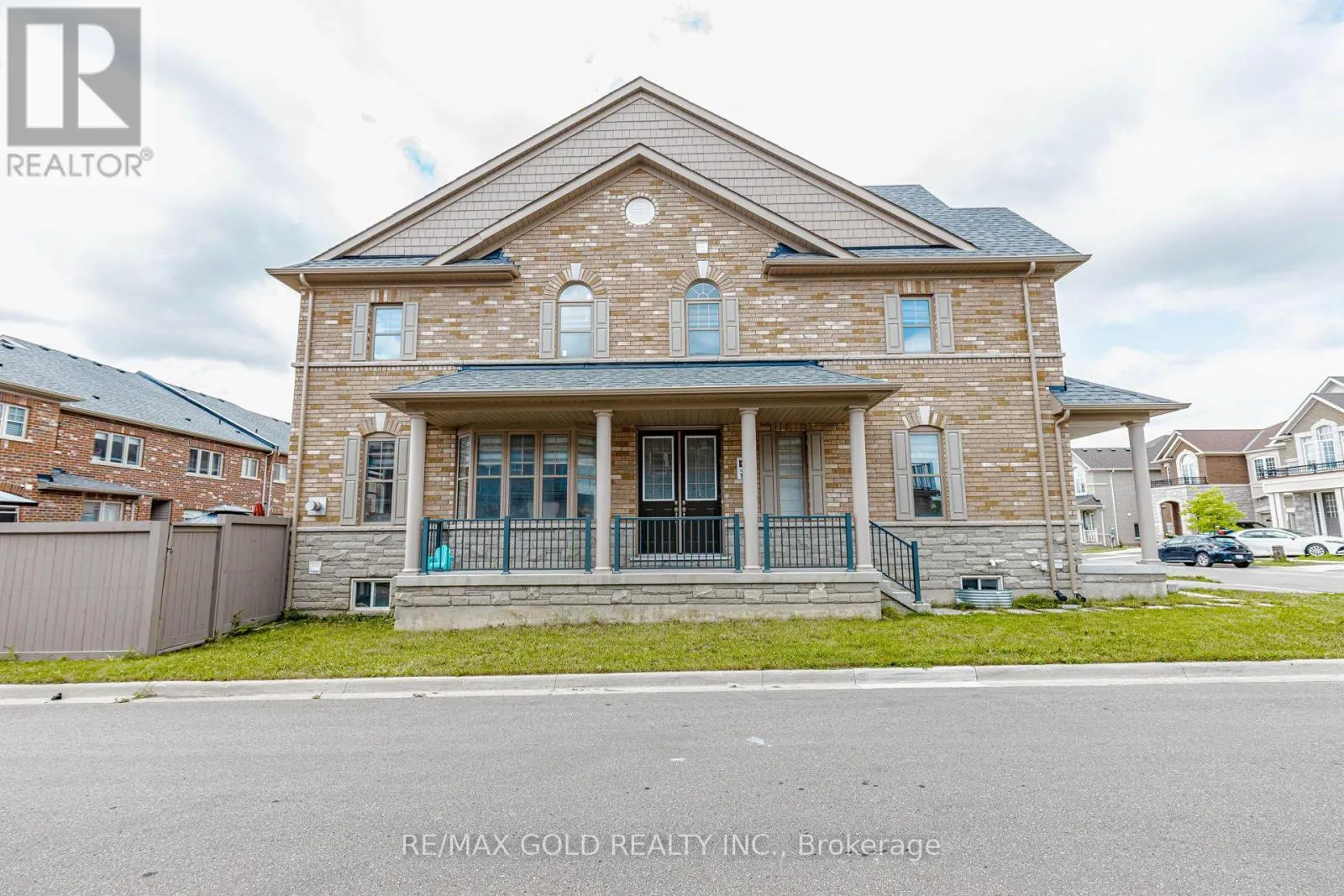3 DALE MEADOWS ROAD