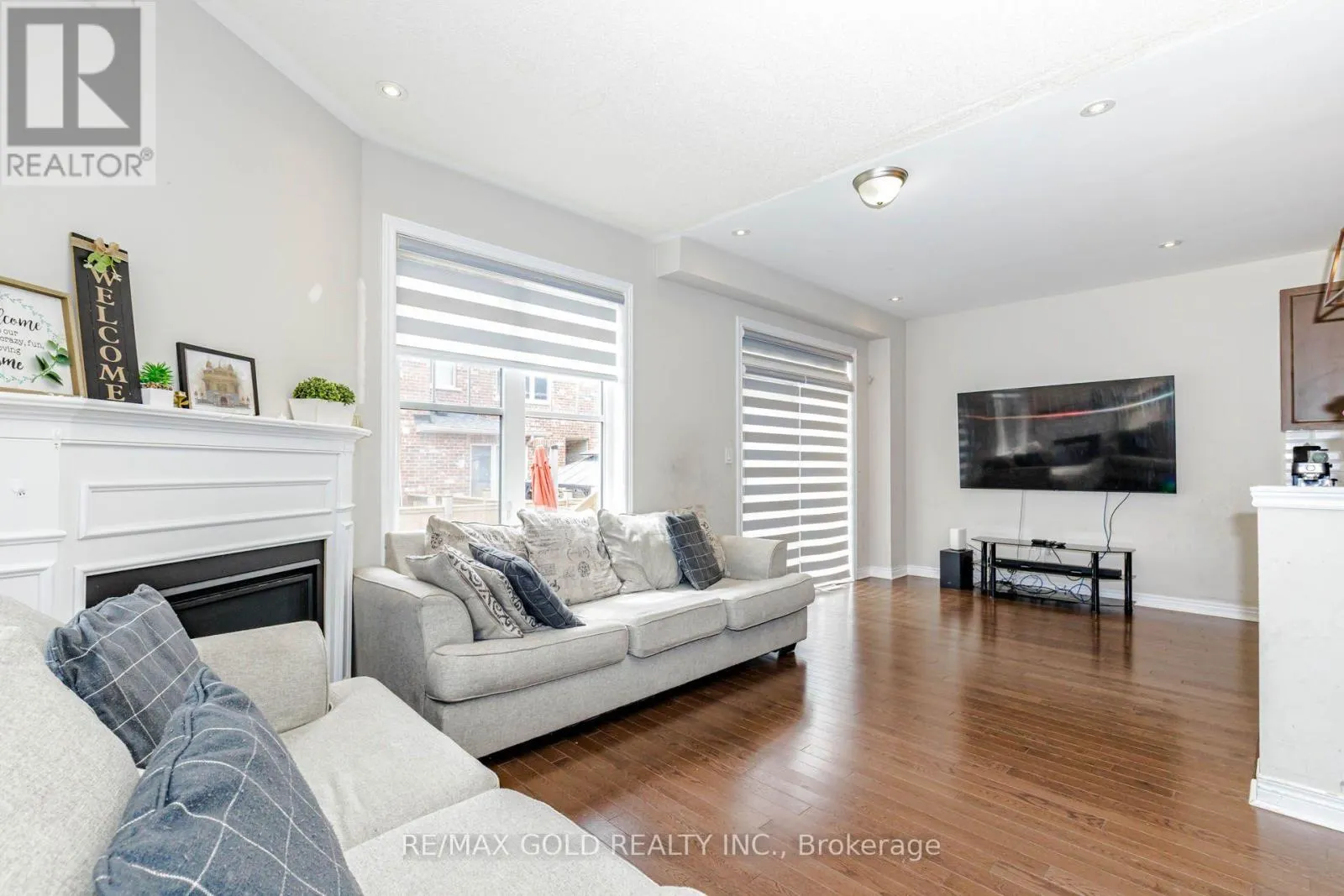 3 DALE MEADOWS ROAD
