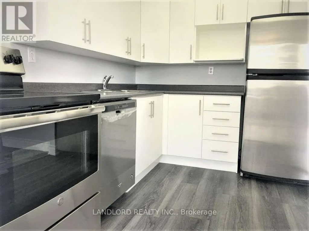 405 - 3590 KANEFF CRESCENT